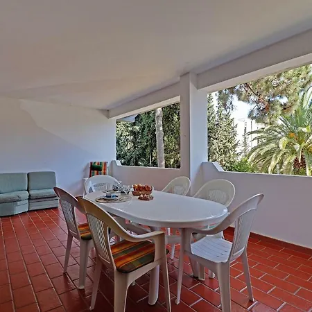 Apartment Typical With Pool By Homing *