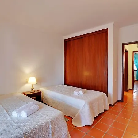 Apartment Typical With Pool By Homing *
